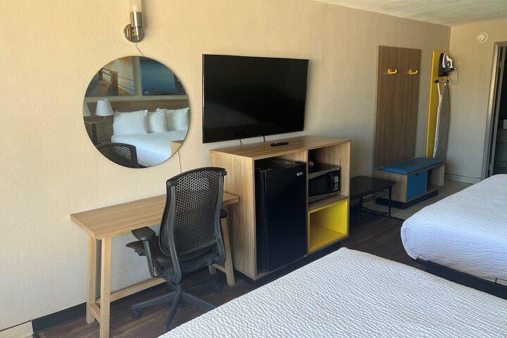 Room 27 of 41