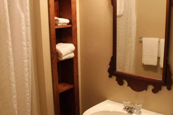 Room 12 of 48