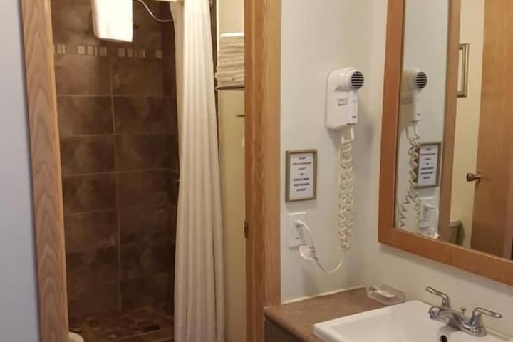Room 12 of 18