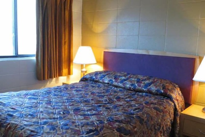 Room 17 of 24