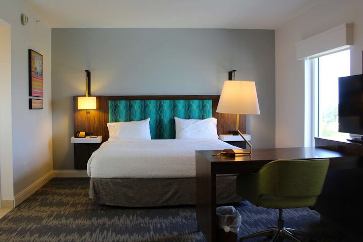 Room 28 of 121