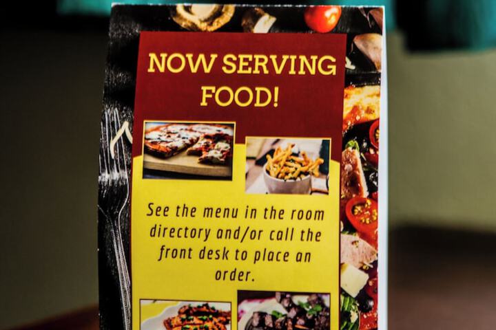 Dining 37 of 46