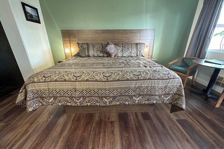 Capt Johns Motel