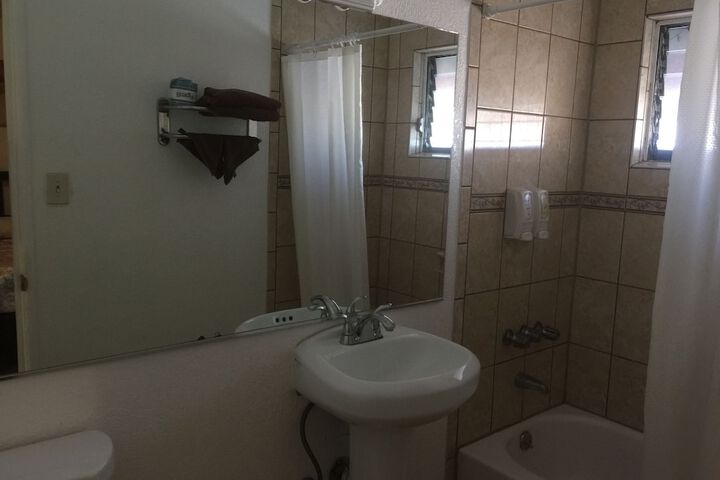 Room 6 of 38