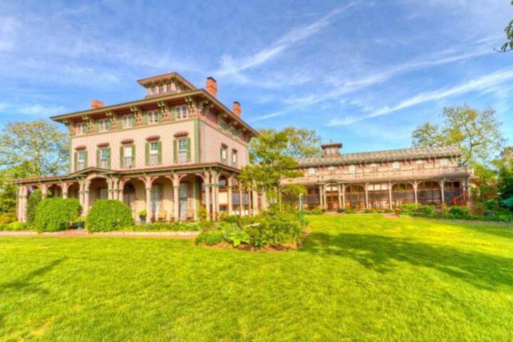 Southern Mansion