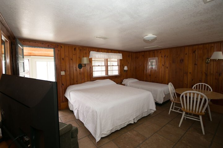 Room 104 of 199