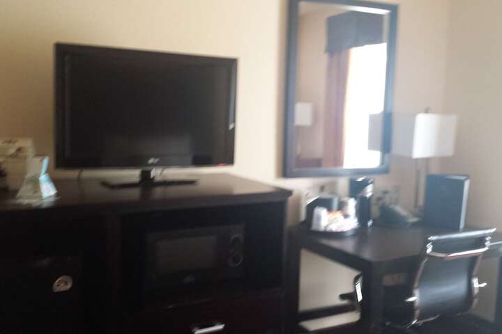 Room 9 of 34