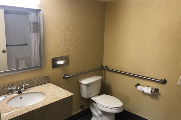 Room 34 of 37