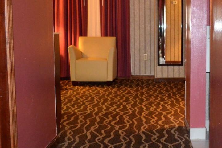 Room 30 of 43