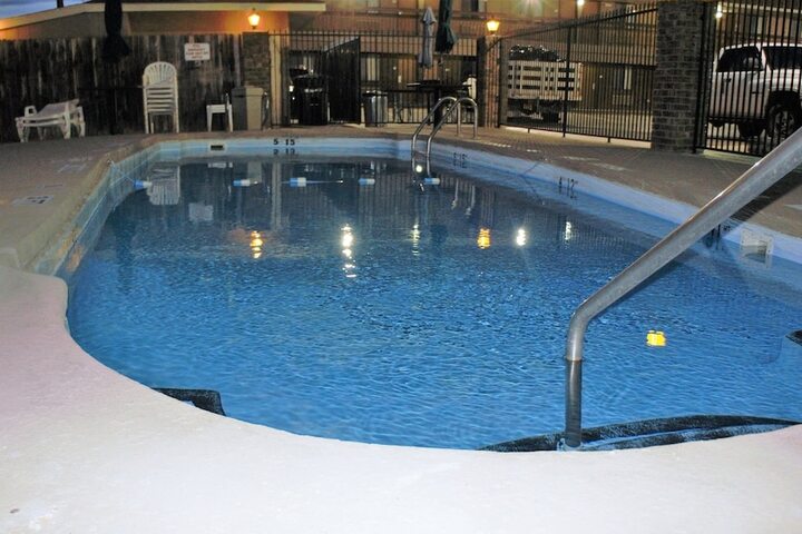 Pool 10 of 83