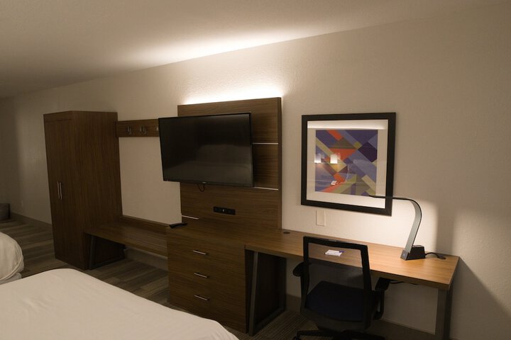 Holiday Inn Express & Suites Douglas by IHG