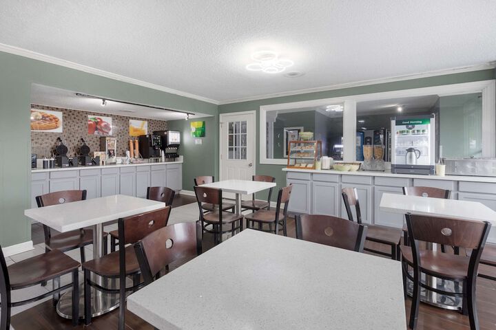 Breakfast/Coffee Service 35 of 36