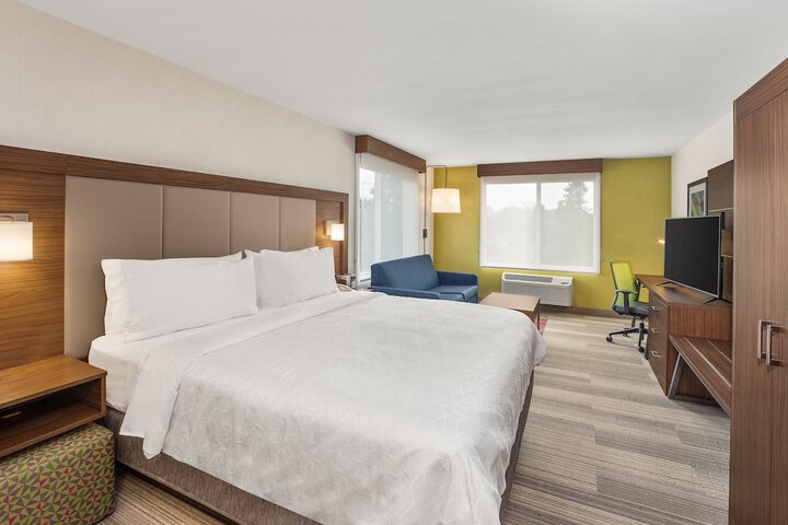 Room 16 of 30