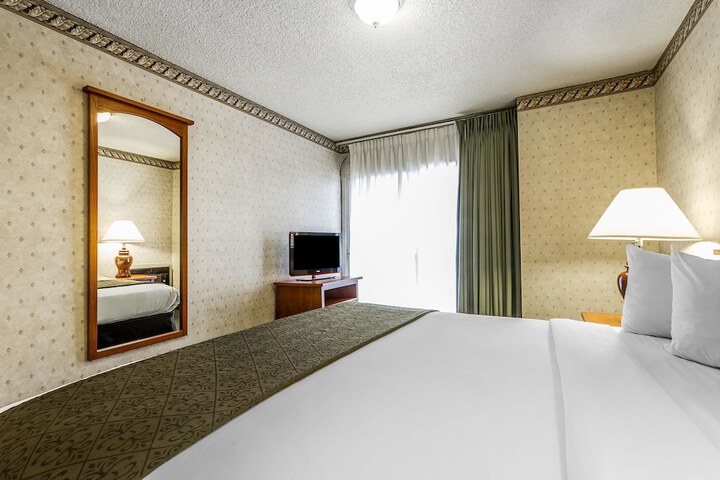 Room 44 of 66