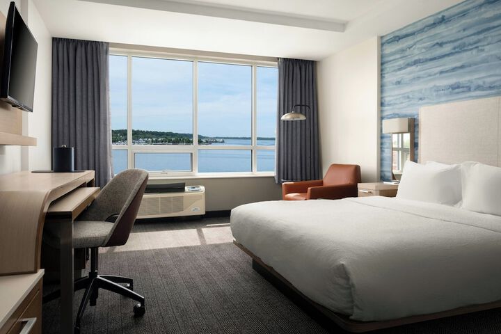 Courtyard by Marriott Erie Bayfront
