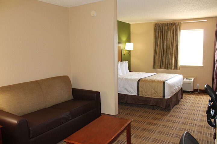Room 10 of 35