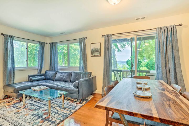 Sun-lit Vernon Condo 2 Mi to Ski Resort!