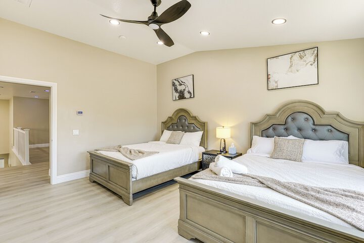 Mtn-view Gem w / Private Yard: Luxe Beaumont Home