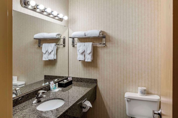 Quality Inn & Suites Edmonton International Airport