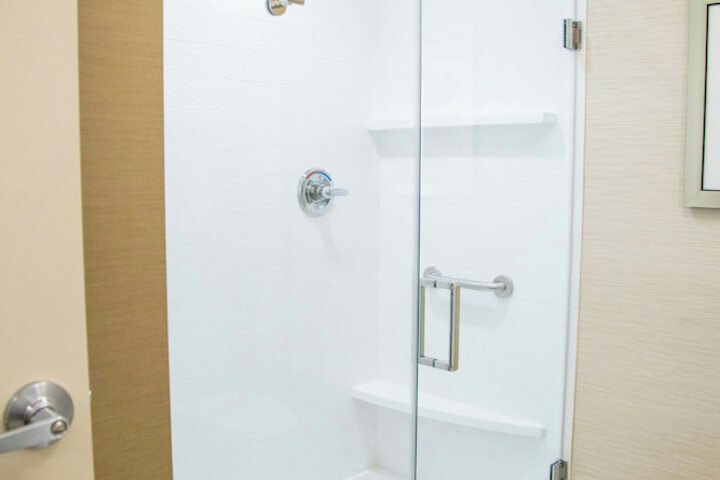 Room 9 of 25
