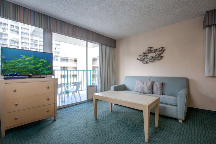 Room 17 of 34
