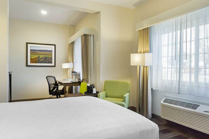 Room 34 of 64