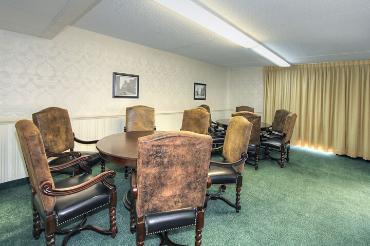Clarion Hotel Philadelphia International Airport