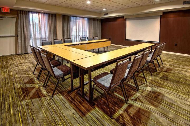 Courtyard by Marriott Alexandria
