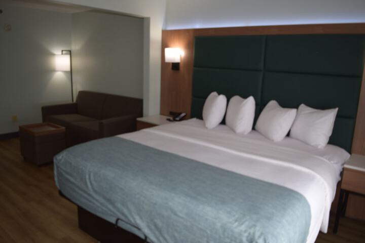 Room 13 of 52