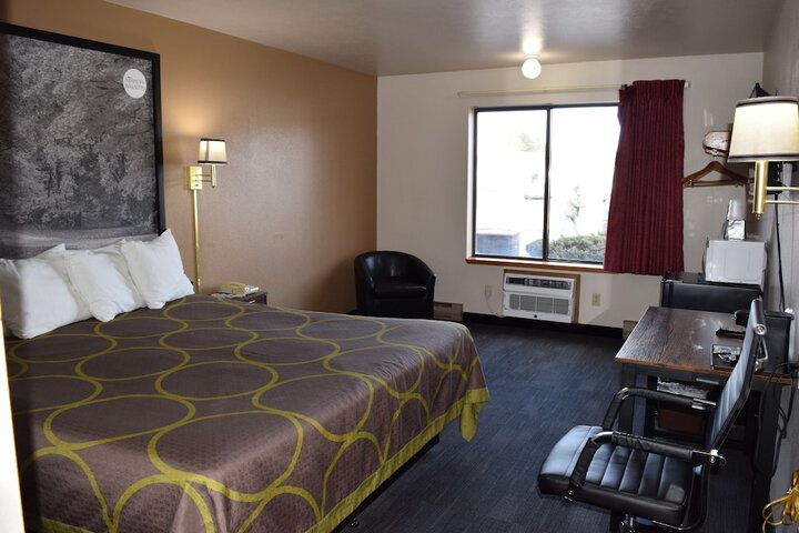 Room 27 of 44