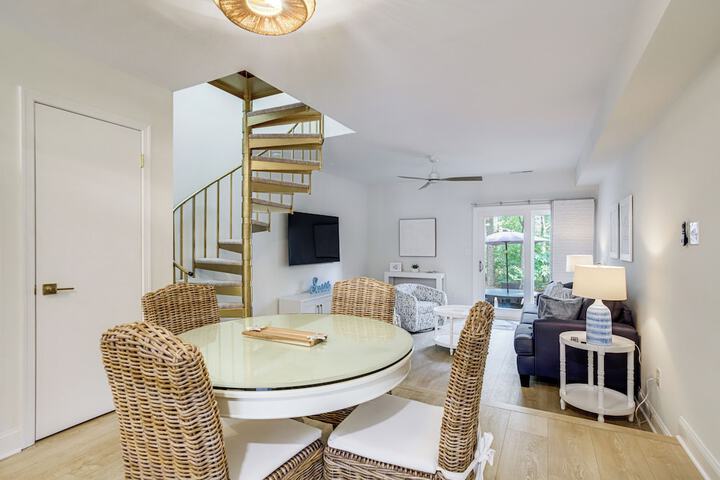 Walk to Shore & Boardwalk: Bethany Beach Retreat