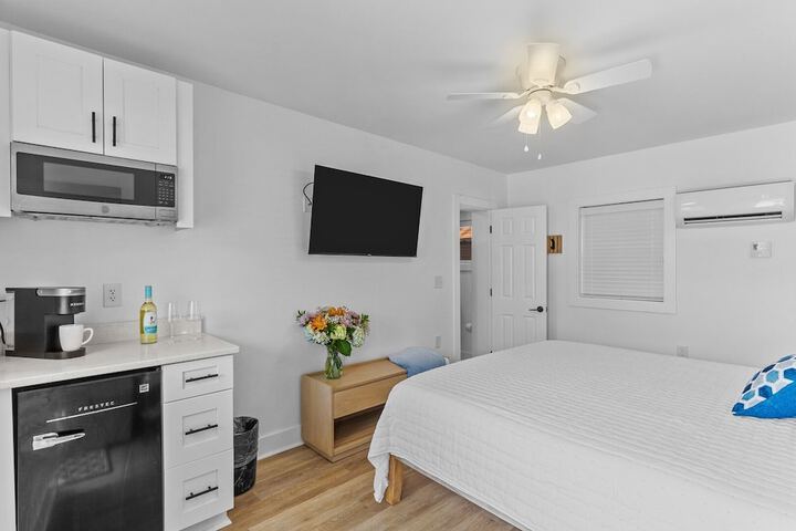 The Beach House Motel & Suites