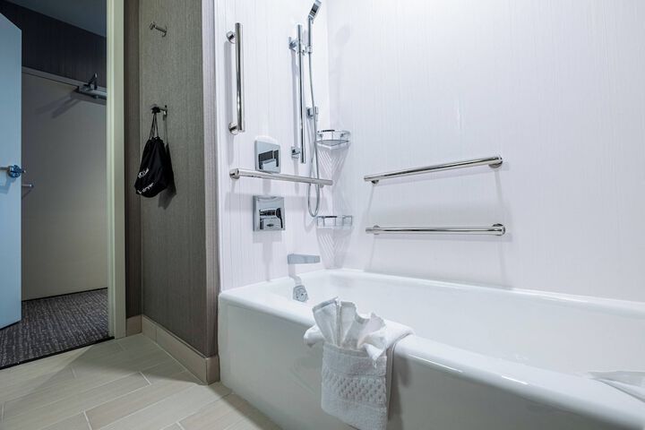 Courtyard by Marriott Toledo West