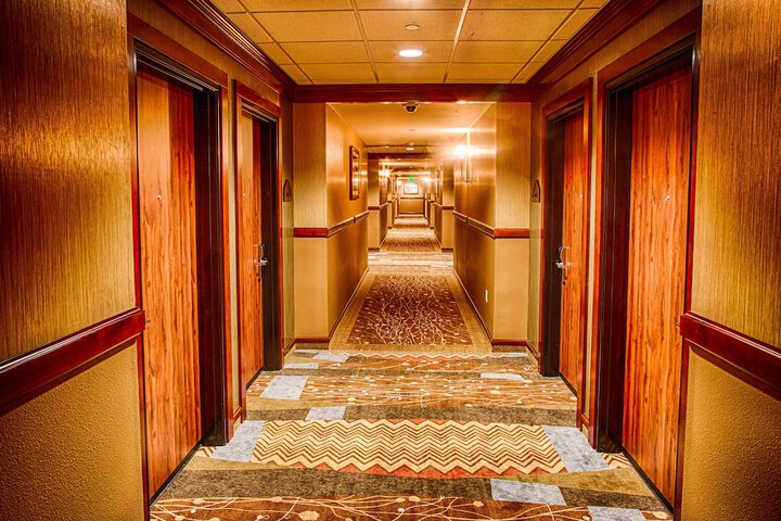 Ballroom/Hall 45 of 52