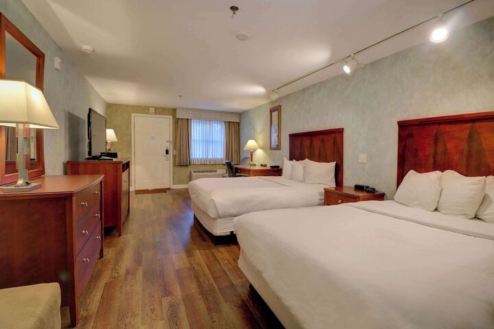 Room 37 of 142