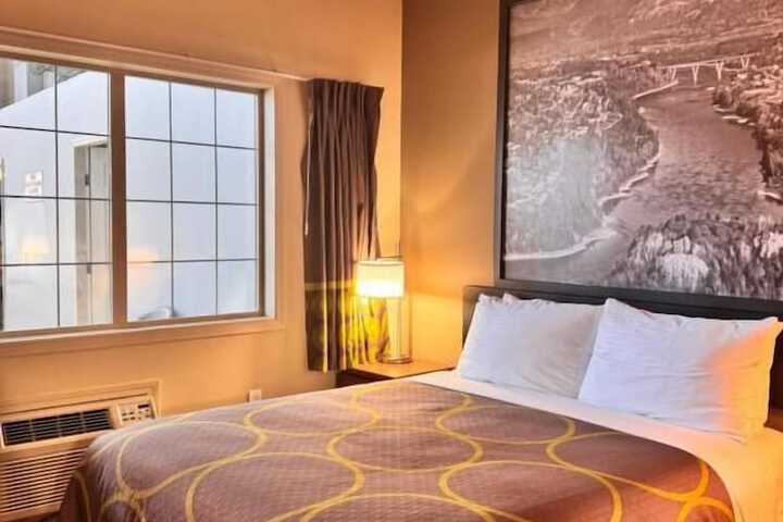 Super 8 by Wyndham Castlegar BC