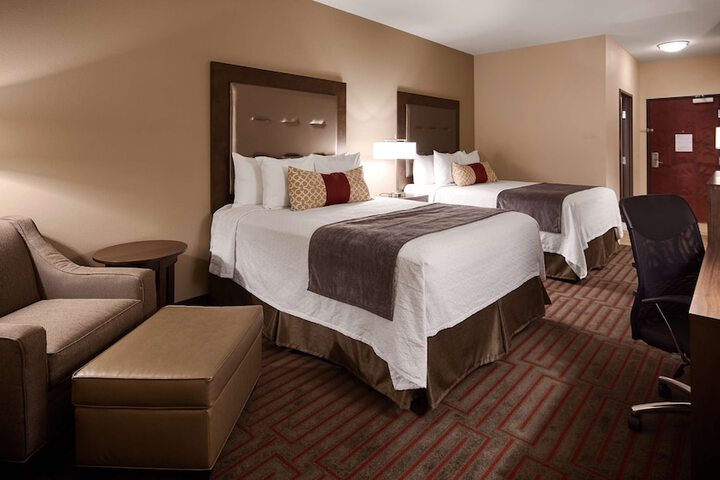 Best Western Plus Stevens County Inn