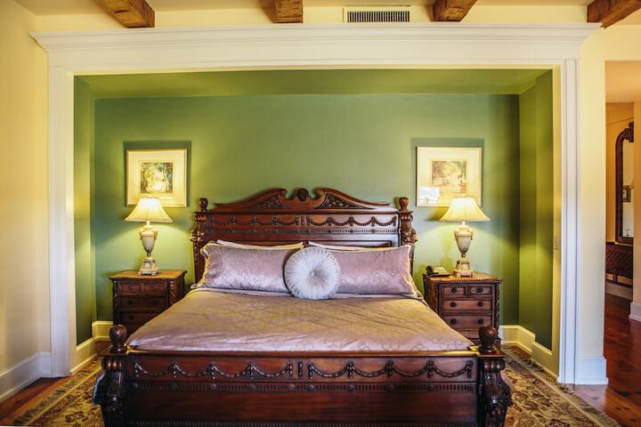 Room 20 of 77