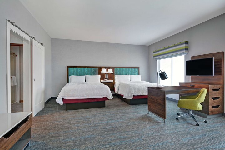 Room 34 of 47
