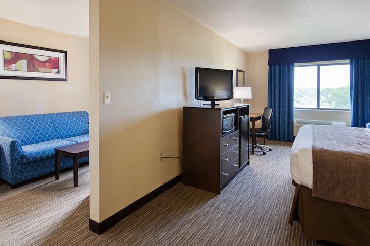 Room 15 of 60