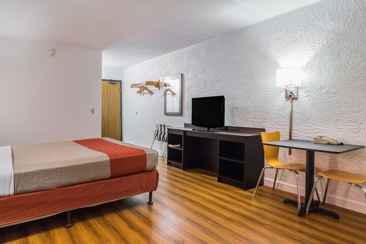 Room 18 of 30