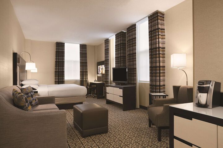 Room 16 of 36