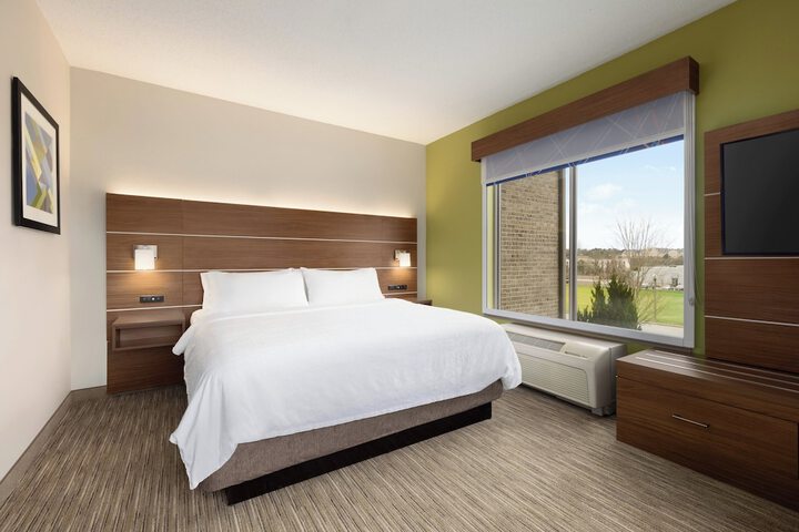 Holiday Inn Express Hotel and Suites of Opelika / Auburn by IHG
