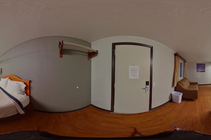 Room 12 of 17