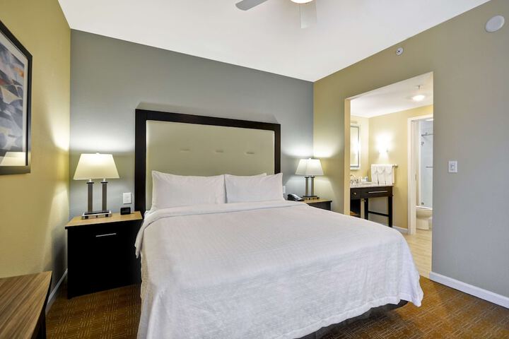 Room 12 of 34