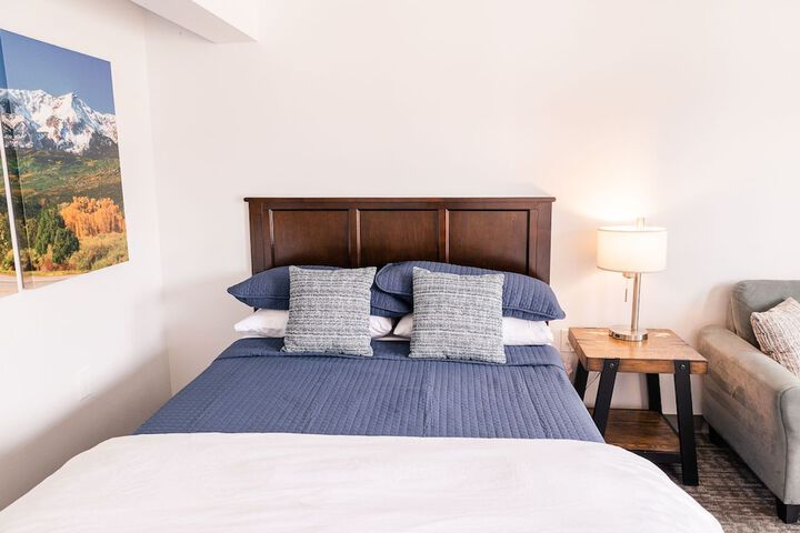 Room 10 of 25