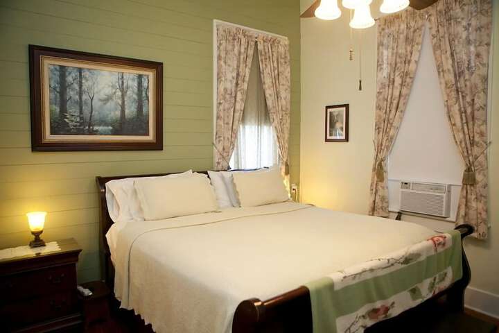 Room 13 of 28