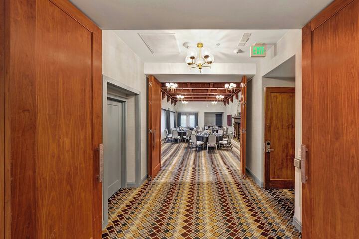 Ballroom/Hall 54 of 57