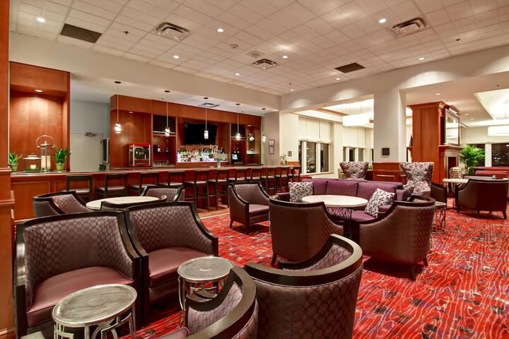 Lounge 40 of 43