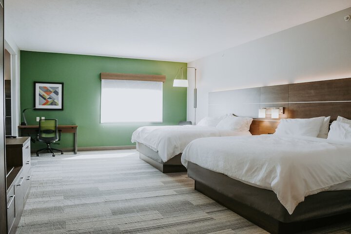Room 45 of 77